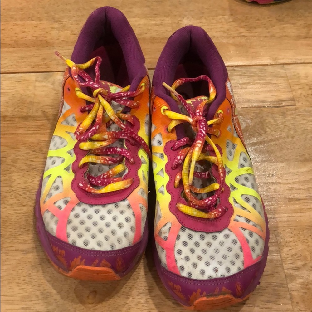 ASIC gel noosa shoes !